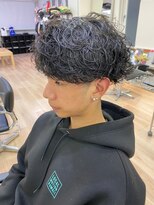 ウェイビーエフティフィフス 横浜西口(WAVEY ft.fifth)&nbsp;ツイストスパイラルパーマ波巻きスパイラルパーマセンターパート