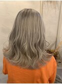 ホワイトグレー