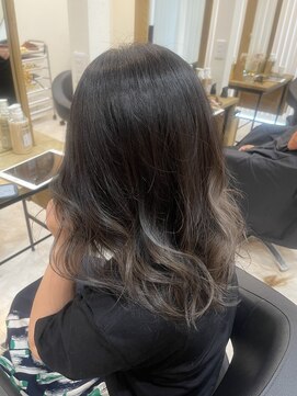 エリス ウメダ(Eliss umeda) グラデーションカラー