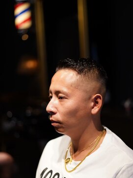 キングスマントーキョー 府中店(KINGSMAN TOKYO) ツーブロックマッシュ/波巻き/ハイライト/束感<理容室><府中駅>