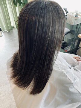 ムク(MuKU.) 透明感アッシュグレージュ