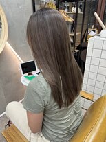 ソルトウォーター(SALT WATER) レイヤーカット/グレージュ/ブリーチあり/恵比寿