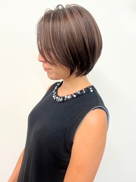 ネイロ バイ ジルブラン 葛西(NeiRo by JIL BLAN) ハイライト白髪ぼかしダブルカラーインナーカラーショートボブ