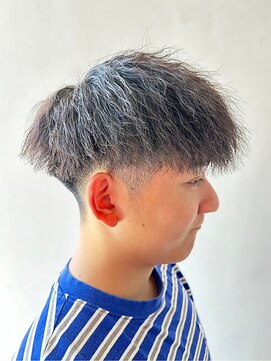 イーストハムアネーロ(EAST HAM anello) ツイストスパイラルでメンズパーマにボリュームと奥行きを