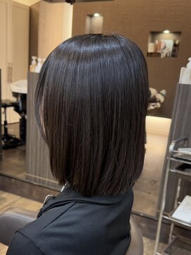 アルターリール(aL ter Rire) イメチェン/ホワイトブロンド/外ハネボブ/ワイドバング/杉田花乃