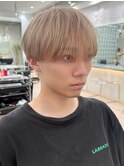 メンズマッシュとも相性の良いミルクティーカラー