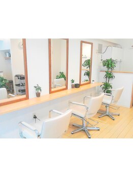 10月NEW FACE！少人数のプライベート空間でリラックス♪ショートカット×デザインカラーはお任せください！