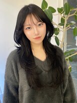 シー(SEA)&nbsp;ロングハッシュレイヤーカット