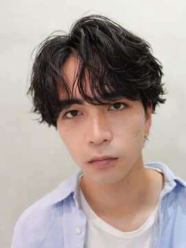 テン 心斎橋(tenn.) メンズセンターパート七三分けパートニュアンスパーマ刈り上げ