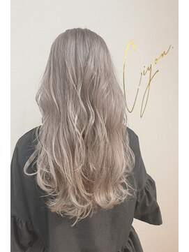 シヨン(ciyon.) ホワイトミルクティーグレージュ☆透明感ハイトーン韓国ロング