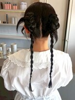 セプト 天神大名(SEPT.)&nbsp;三つ編み ツインテール 編み込み ヘアアレンジ ヘアセット