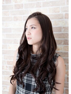 パージスイート(Parge Suite) ダークブラウンで清楚のロングスタイル