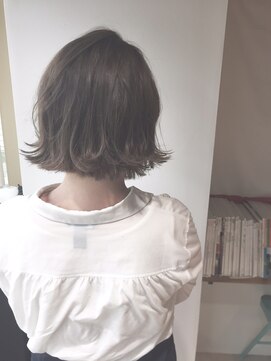 シエナ 渋谷(Siena) Siena 外ハネ切りっぱなしボブ×オリーブジュ