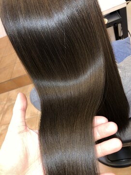 アコンプリッシュ 代官山 恵比寿(accomplish) プラチナミネコラ