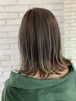 ロンド 表参道店(Lond)&nbsp;くびれセミディ～ハイライト＊グレーアッシュカラー～