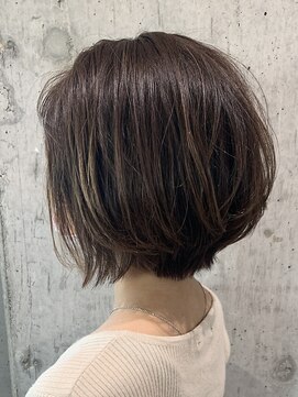 ゼストカロン(ZEST Kalon) クールなアッシュハイライトボブ