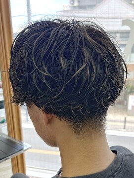 ヘッズ 本八幡店(HEADS) MEN'S HAIR  センターパート　ツイストスパイラル　コンマヘア
