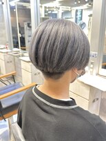 キャラ シャローネ 池袋(Chara Chalone)&nbsp;刈り上げマッシュショート/ハイトーングレー【池袋/本松】