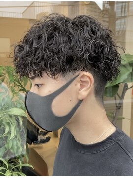 フィフス 栄(fifth) ツイストスパイラルパーマツーブロックメンズマッシュ