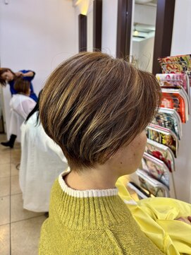 ヘアアーク(HAIR arc) ショートボブ#前下がり#サンドベージュ#ひし形#くびれかわいい