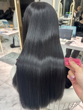 ロンドルピナス 小倉(Lond Lupinus) ブルーブラック/ワイドバング/美髪のススメ/外ハネボブ/北九州