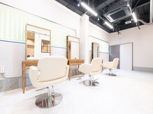 ウルッシュ(Urlush)の雰囲気(ナチュラルカラーの空間になっております。)
