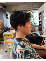 ビハインドザカーテン(BEHIND THE CURTAIN)&nbsp;【癖毛風パーマ】センターパート×前下がり