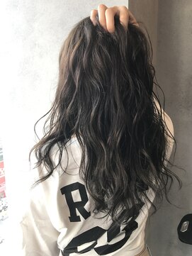 ヘアサロンM 新宿 くすみアッシュ