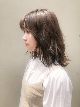 ルティア(Lutia) 透明感ハニーベージュ