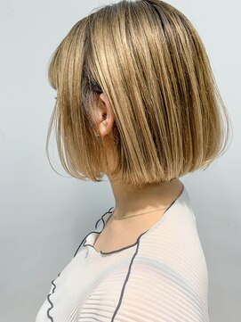 テトヘアー(teto hair) ボブ、フレンチボブ、ブロンド、グラデーションカラー