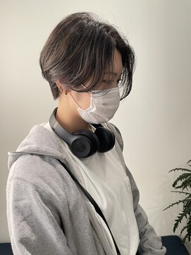 トレス(TRESS) センターパートショート 毛流れショート ベージュカラー