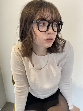 ロカ(roka) 鎖骨ミディアム　/ パーマ風スタイリング