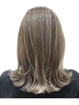 オーリーヘア 希望ヶ丘店(Olliy hair)&nbsp;くすみベージュ/細めハイライト/レイヤーロング/30代40代50代