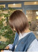 ベージュブラウン