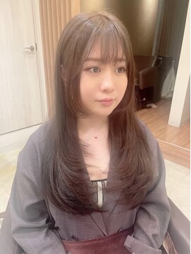 ザシラ(THE SIRA) 小顔レイヤーカット