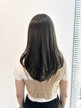 ザザアオヤマ(ZA/ZA AOYAMA) 夏のヘアはアッシュにレイヤー