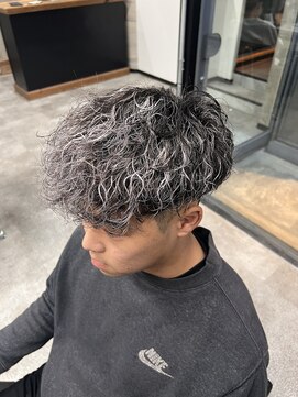 イーラ(era) メンズパーマホワイトメッシュスペインカールスパイラルパーマ