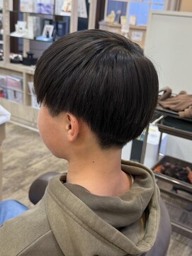 アルターリール(aL ter Rire) 刈り上げマッシュ/スパイキーショート/ブルーブラック/杉田花乃