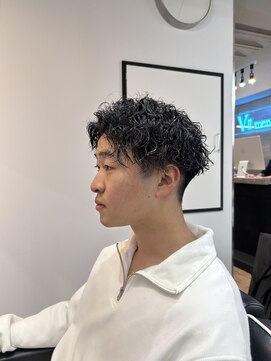 ヴィ 大宮(Vii) 神田脩弥/センターパート/ツイストスパイラルパーマ/大宮