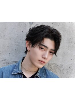 動き&立体感で差をつける!フェザーパーマでこなれMENS演出[心斎橋/フェードカット/メンズカット/学割U24]