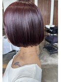 綺麗にまとまる切っぱなしボブ