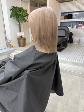 スティーン(STEEN) ベージュカラー