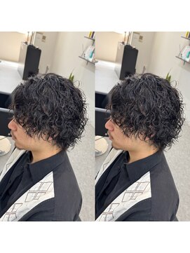 ブライト(BRIGHT) スパイラルパーマセンターパートウルフ