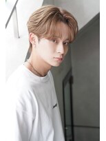 カライング(ing)&nbsp;スーツ短髪ツーブロック束感モテる黒髪シークレットパーマ流行