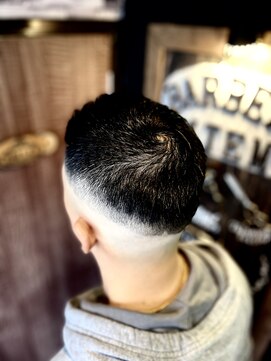 8番館 メンズスキンフェード