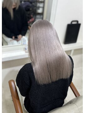 カリーナ(CARINA) ホワイトカラー/シルバーアッシュ！