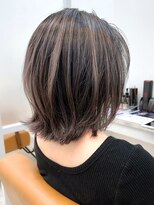 メイキー 本厚木(MA-IKI)&nbsp;ウルフボブハッシュカット白髪ぼかしハイライト/メイキー本厚木