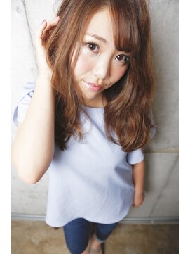 ルーシー(Lucy) ナチュラルレイヤーロング