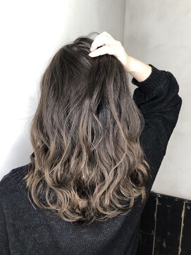 オースト ヘアー ステラ 新宿店(Aust hair Stella) グラデーションカラー☆ナチュラルベージュ【YAMA】