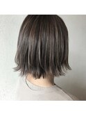 ハイライトカラー　グレージュ　切りっぱなし　ボブ